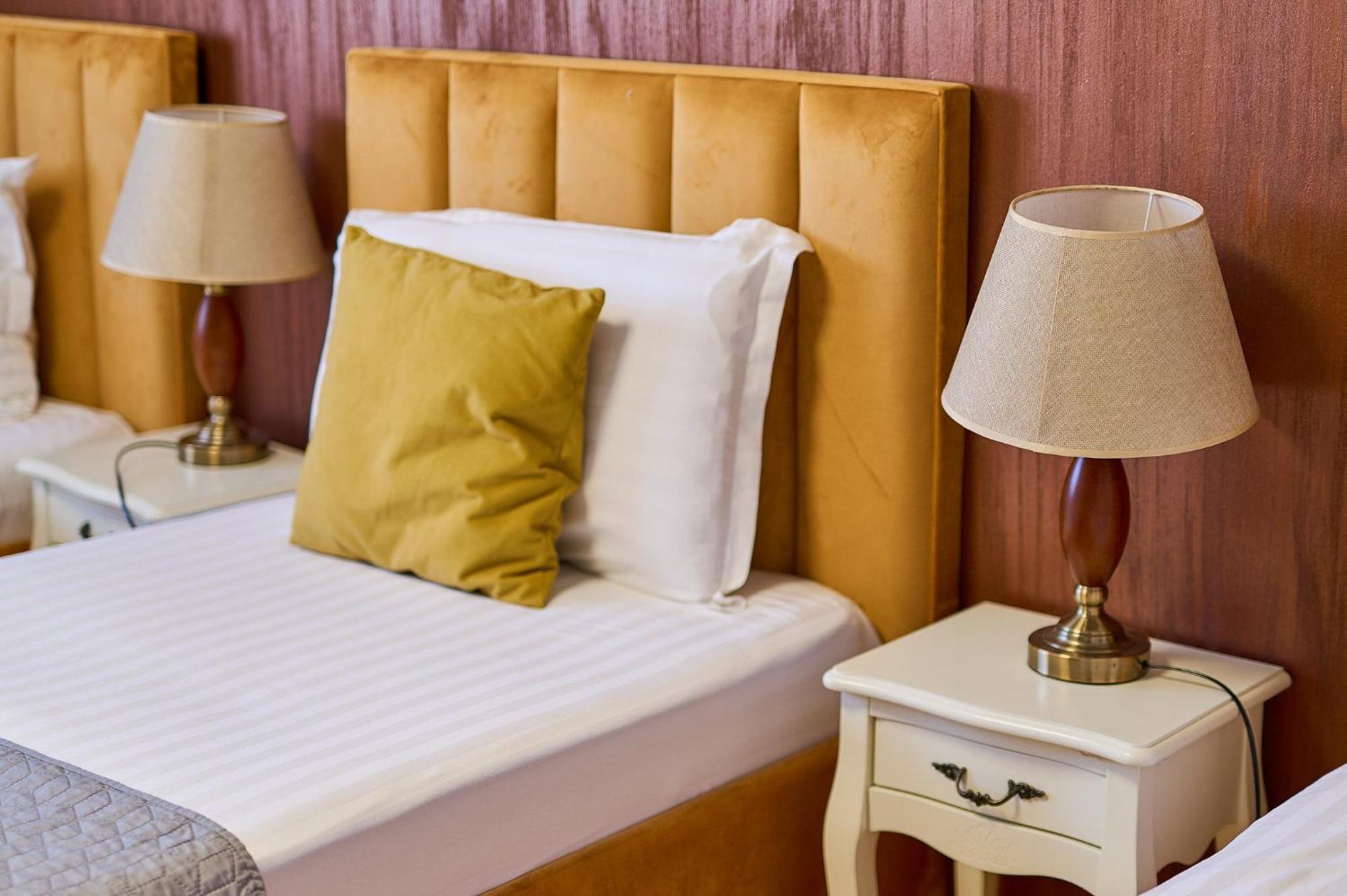 Hotel Evianne Boutique Галац Екстер'єр фото