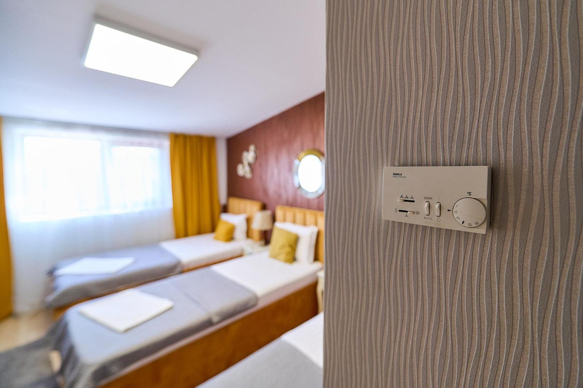 Hotel Evianne Boutique Галац Екстер'єр фото