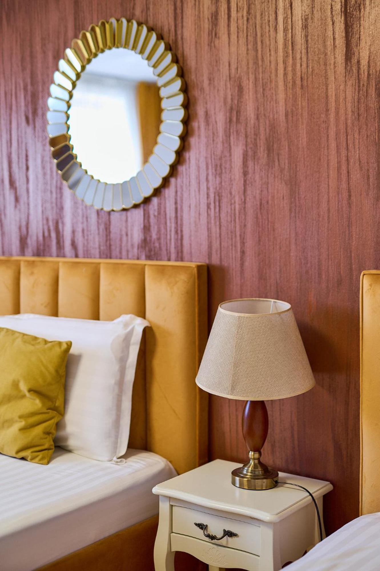 Hotel Evianne Boutique Галац Екстер'єр фото